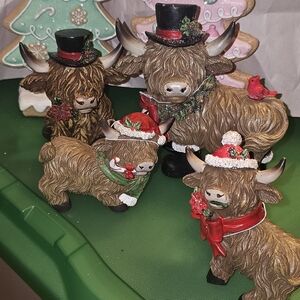 Festive Highland Cow Figurine Set